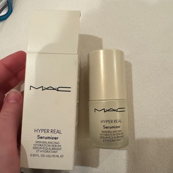 MAC Hyper Real Serumizer Skin Balancing Hydration Serum - Picture 3 of 4